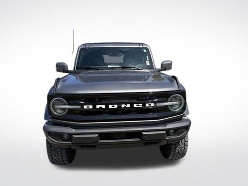 Carbonized Gray Metallic 2023 Ford Bronco Outer Banks