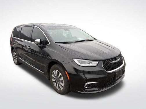 2023 Chrysler Pacifica Hybrid Limited