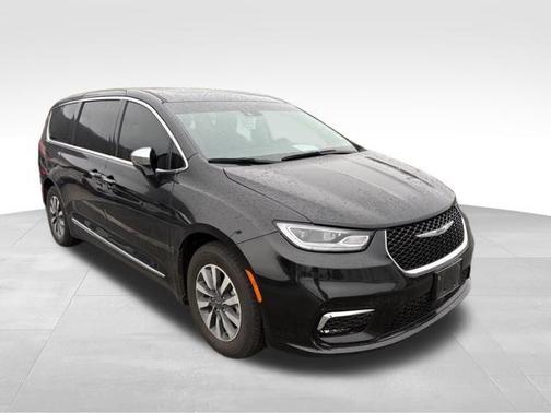 2023 Chrysler Pacifica Hybrid Limited