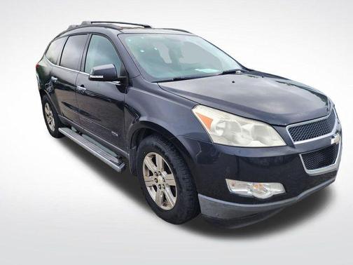 Black Granite Metallic 2010 Chevrolet Traverse LT