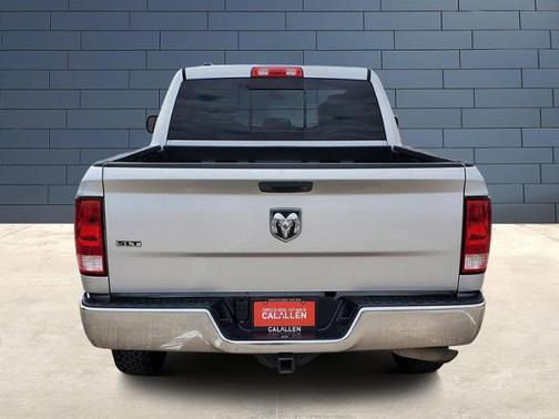 Photo 5 of 21 of 2017 RAM 1500 SLT