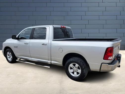 Photo 4 of 21 of 2017 RAM 1500 SLT
