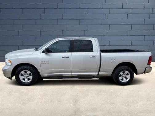 Photo 3 of 21 of 2017 RAM 1500 SLT