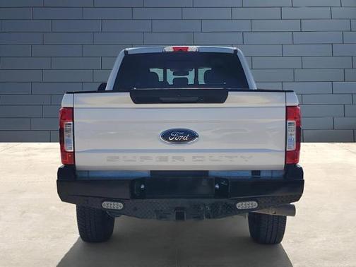 Photo 5 of 23 of 2017 Ford F-250 Lariat