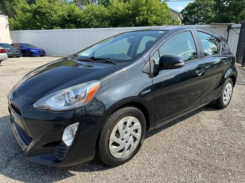 2016 Toyota Prius c Two
