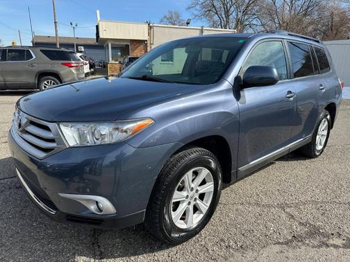 2012 Toyota Highlander SE