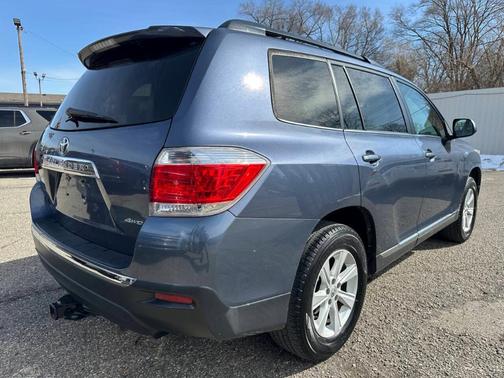2012 Toyota Highlander SE