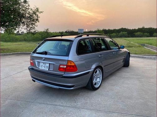 2004 BMW 325 iT