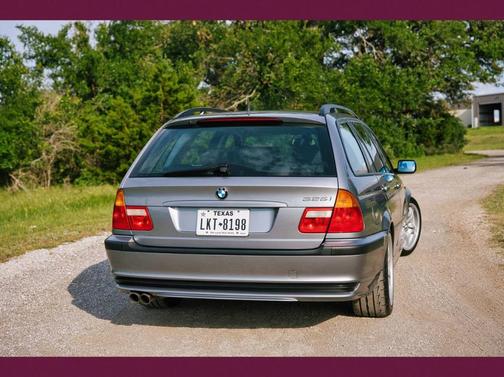 2004 BMW 325 iT