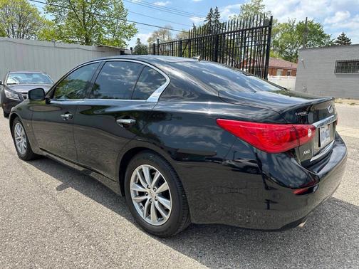 2015 INFINITI Q50 Premium