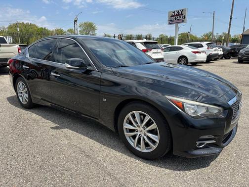 2015 INFINITI Q50 Premium