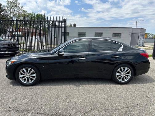 2015 INFINITI Q50 Premium