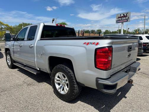Silver 2017 Chevrolet Silverado 1500 LT