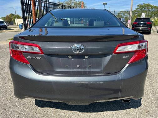 2014 Toyota Camry SE