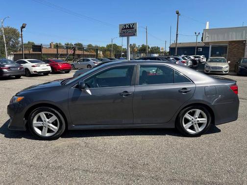 2014 Toyota Camry SE