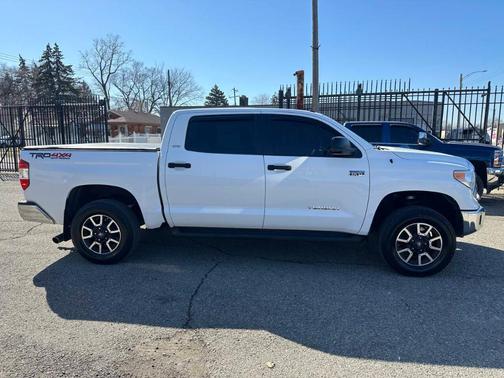 2015 Toyota Tundra SR5