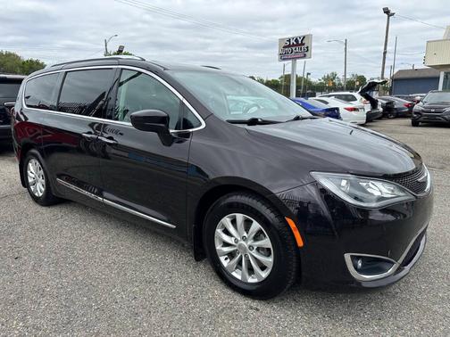 2018 Chrysler Pacifica Touring-L Plus