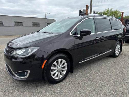 2018 Chrysler Pacifica Touring-L Plus