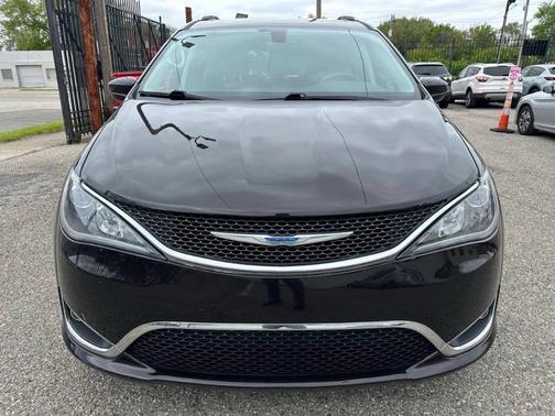 2018 Chrysler Pacifica Touring-L Plus