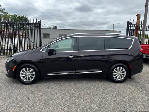 2018 Chrysler Pacifica Touring-L Plus