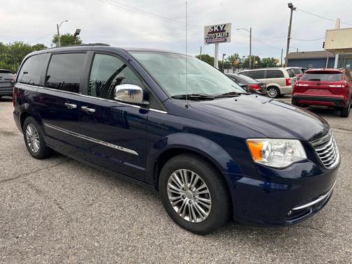 2014 Chrysler Town & Country Touring-L