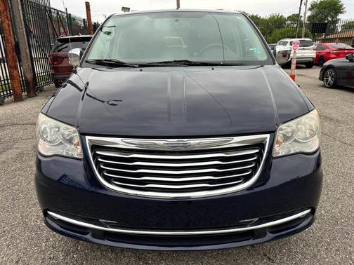 2014 Chrysler Town & Country Touring-L