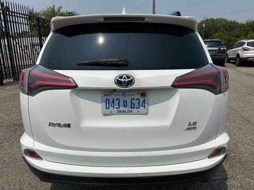 2016 Toyota RAV4 LE