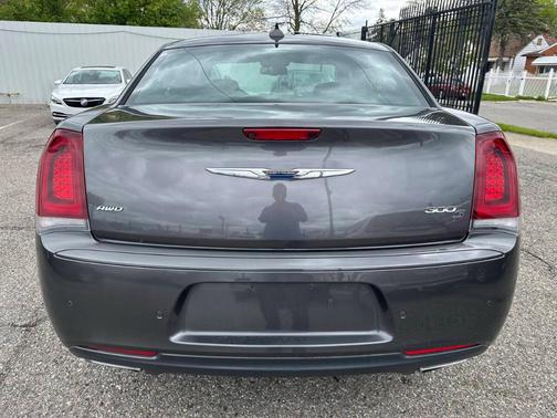 Gray 2018 Chrysler 300 S