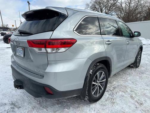 2017 Toyota Highlander XLE