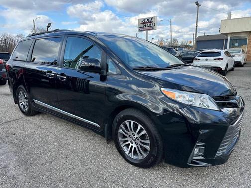 2020 Toyota Sienna XLE Premium