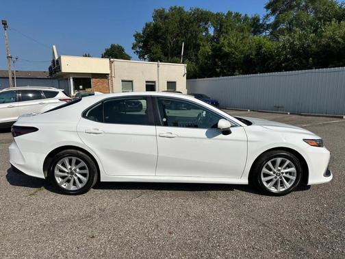 2022 Toyota Camry LE