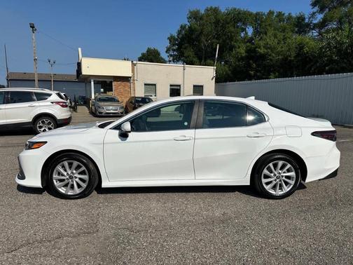 2022 Toyota Camry LE
