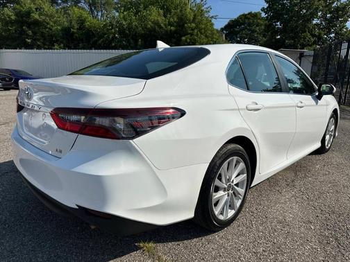 2022 Toyota Camry LE