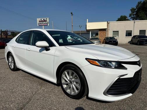 2022 Toyota Camry LE