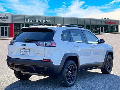2022 Jeep Cherokee Trailhawk