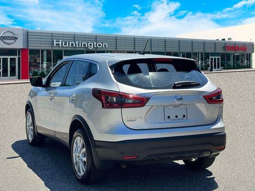 Brilliant Silver Metallic 2022 Nissan Rogue Sport S