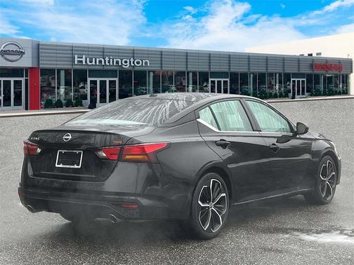 2025 Nissan Altima SR