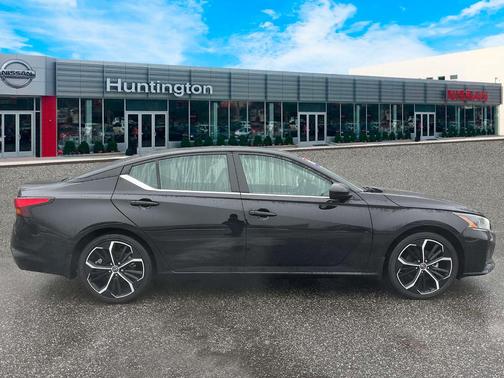 2025 Nissan Altima SR