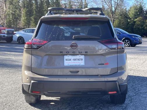 2025 Nissan Rogue Rock Creek