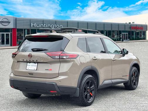 2025 Nissan Rogue Rock Creek