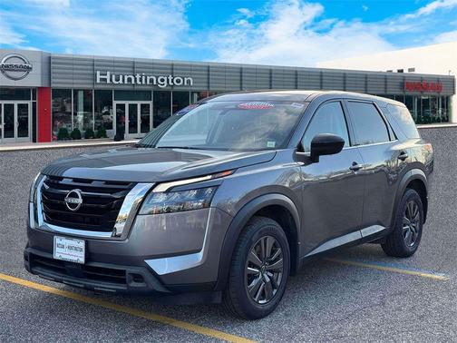 2023 Nissan Pathfinder S