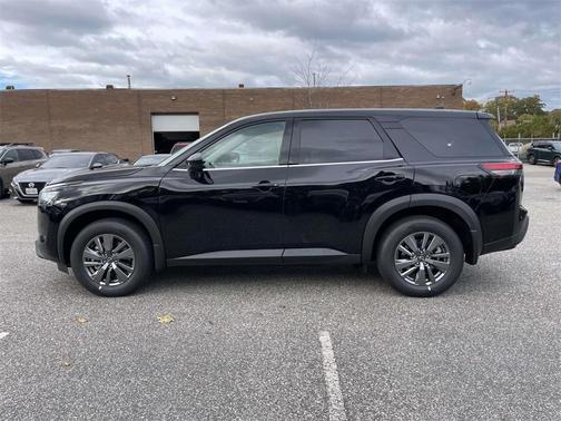 2025 Nissan Pathfinder S