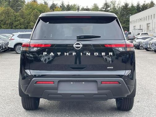 2025 Nissan Pathfinder S