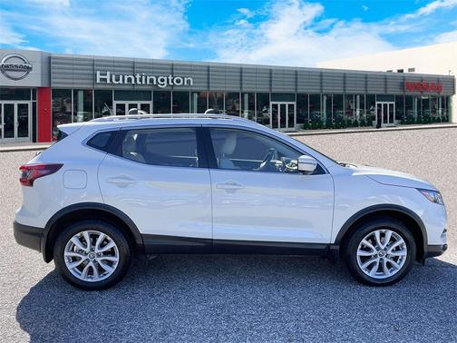 2022 Nissan Rogue Sport SV