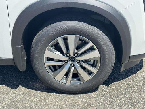 Everest White P 2026 Nissan Pathfinder SL