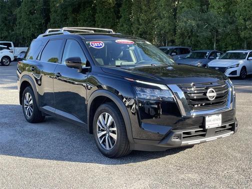 2024 Nissan Pathfinder SL