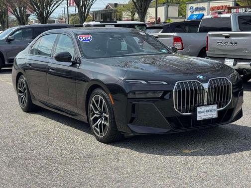 Black Sapphire Metallic 2024 BMW 740 i xDrive