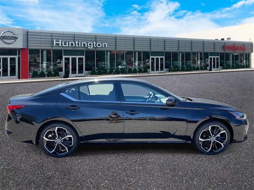 2025 Nissan Altima SR