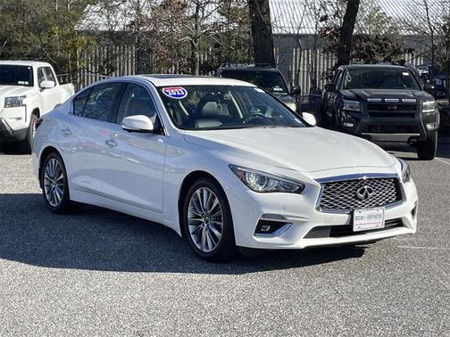 2023 INFINITI Q50 LUXE