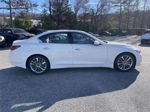 2023 INFINITI Q50 LUXE